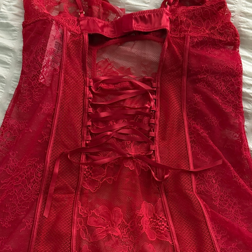 ** Victoria’s Secret ** Elegant Red Lace Lingerie Set adjustable with garter - M - Picture 7 of 13